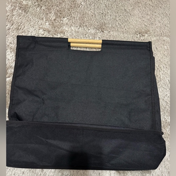 Berlin Black and Tan Tote Bag NWOT. - Picture 3 of 6